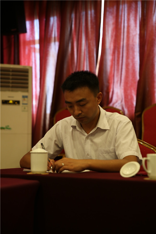 王秋紅發(fā)言