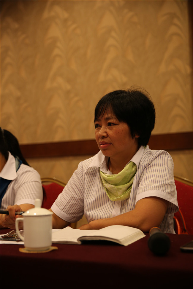 李菊發(fā)言