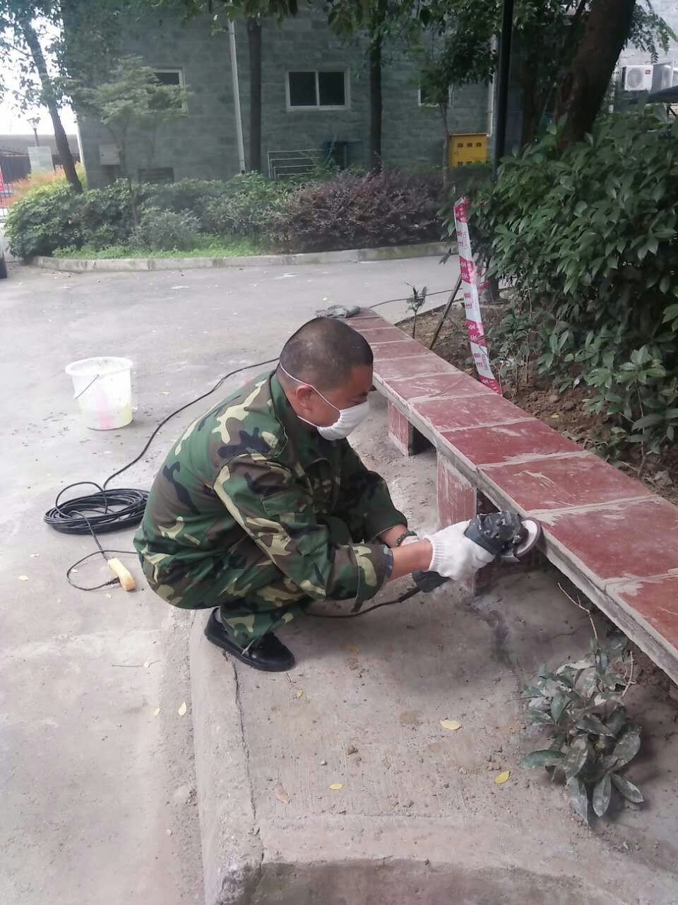寶龍新城領(lǐng)導(dǎo)親自為業(yè)主開辟休閑場所